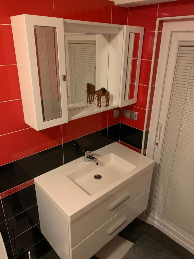 Отель Peachy House Bezigrad Любляна Экстерьер фото